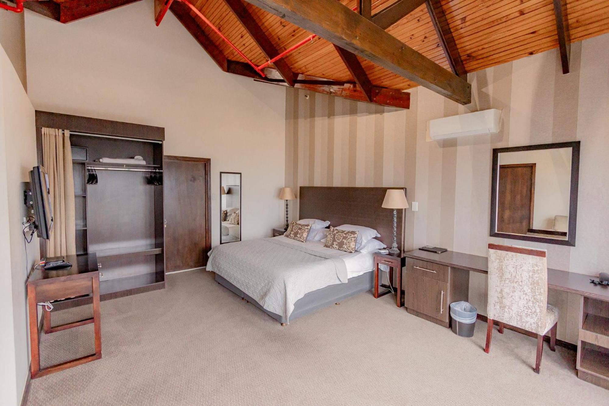 The Kelway Hotel Port Elizabeth Bagian luar foto